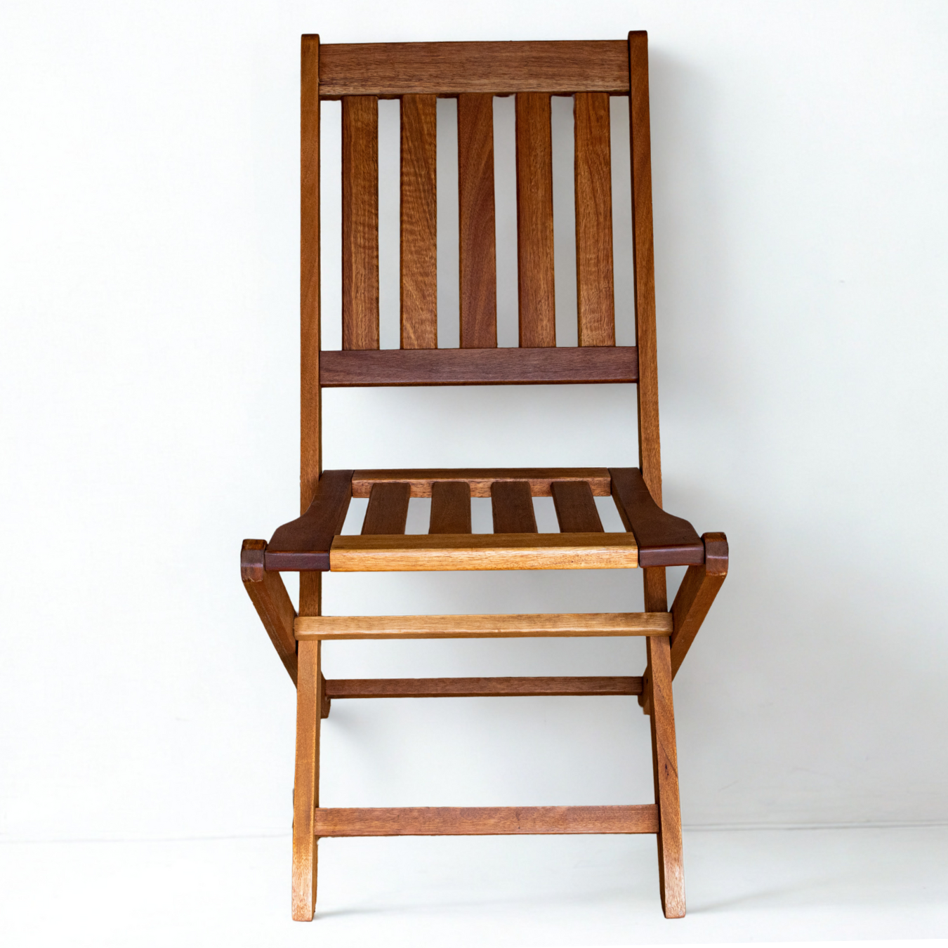 Silla plegable de madera modelo Corona original