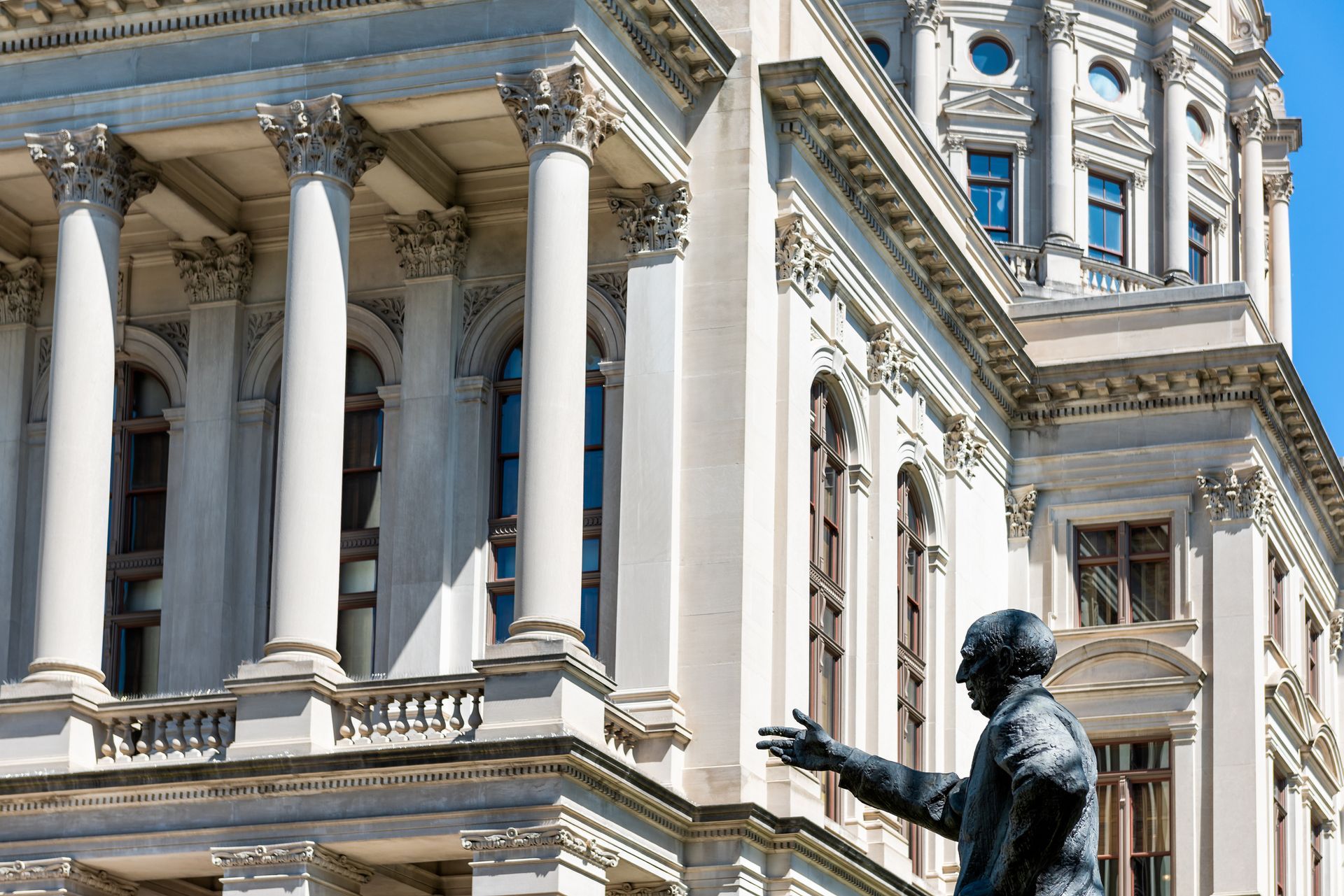 Exterior photo of the Georgia State Capitol Building