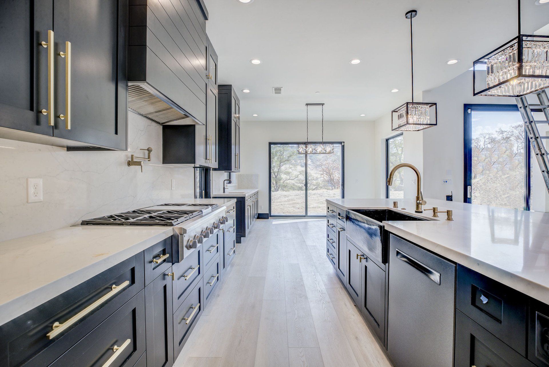 Kitchen and breakfast nook
