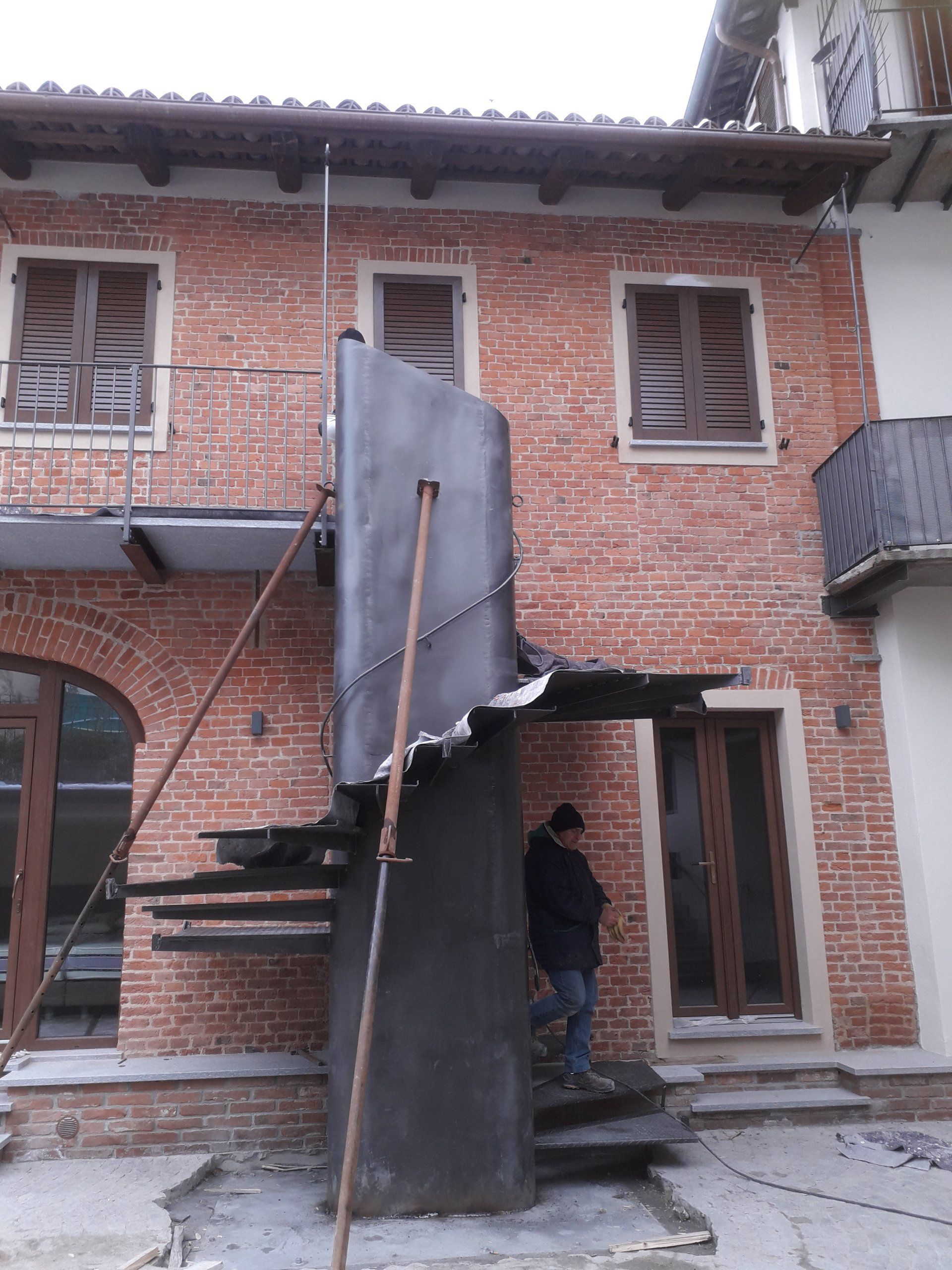 Scala a chiocciola in metallo