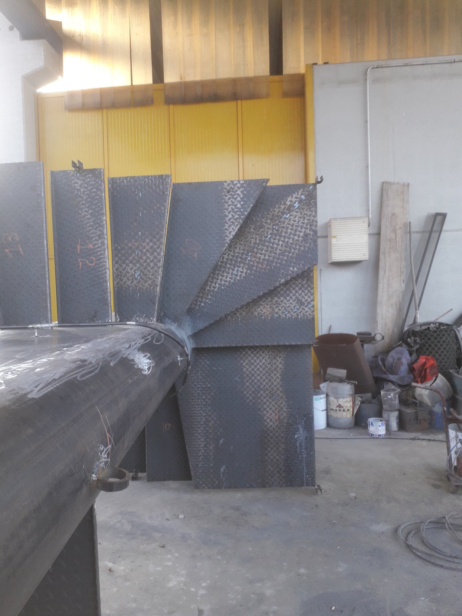 Creazione struttura in metallo