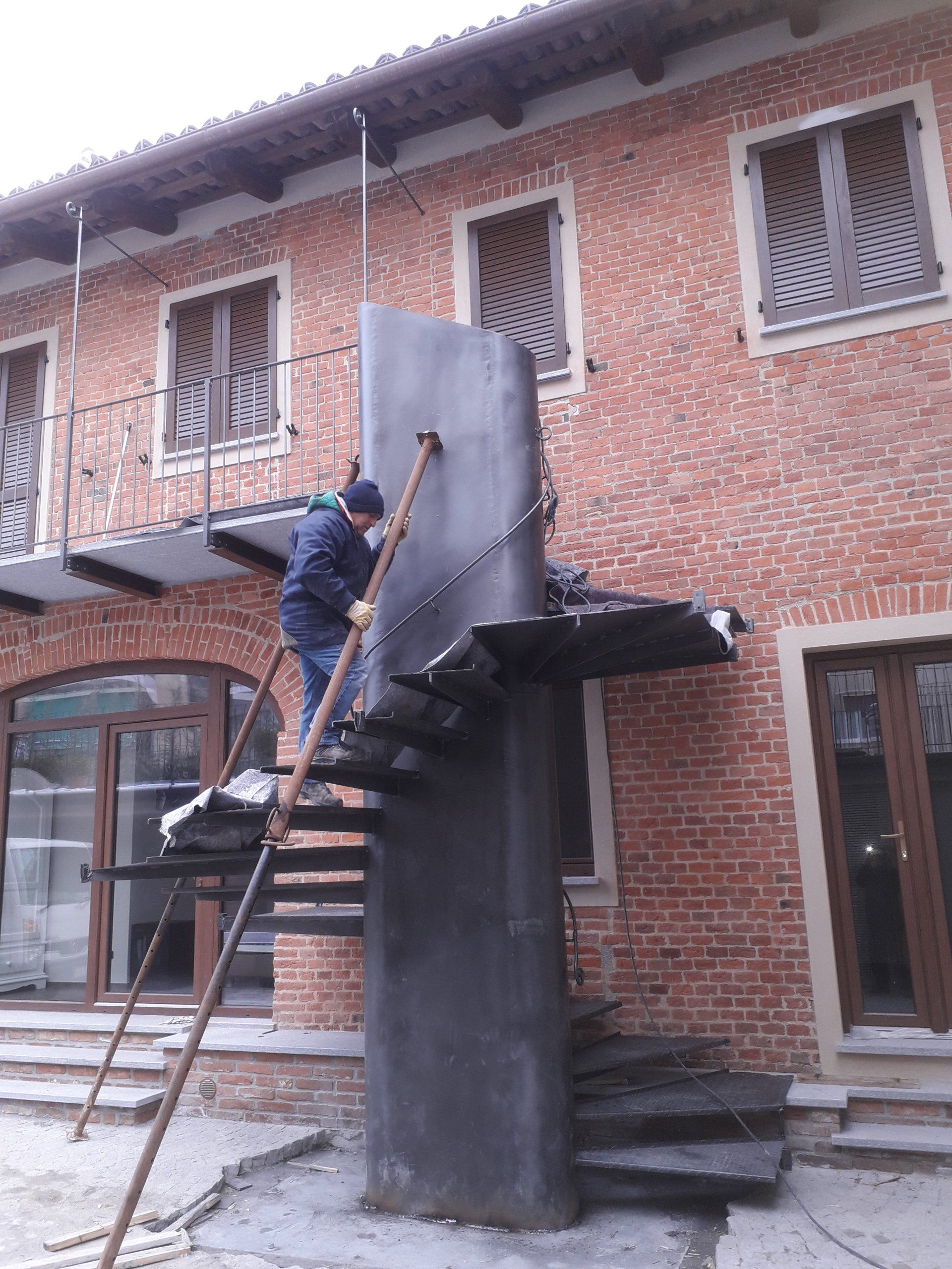 Creazione struttura in metallo