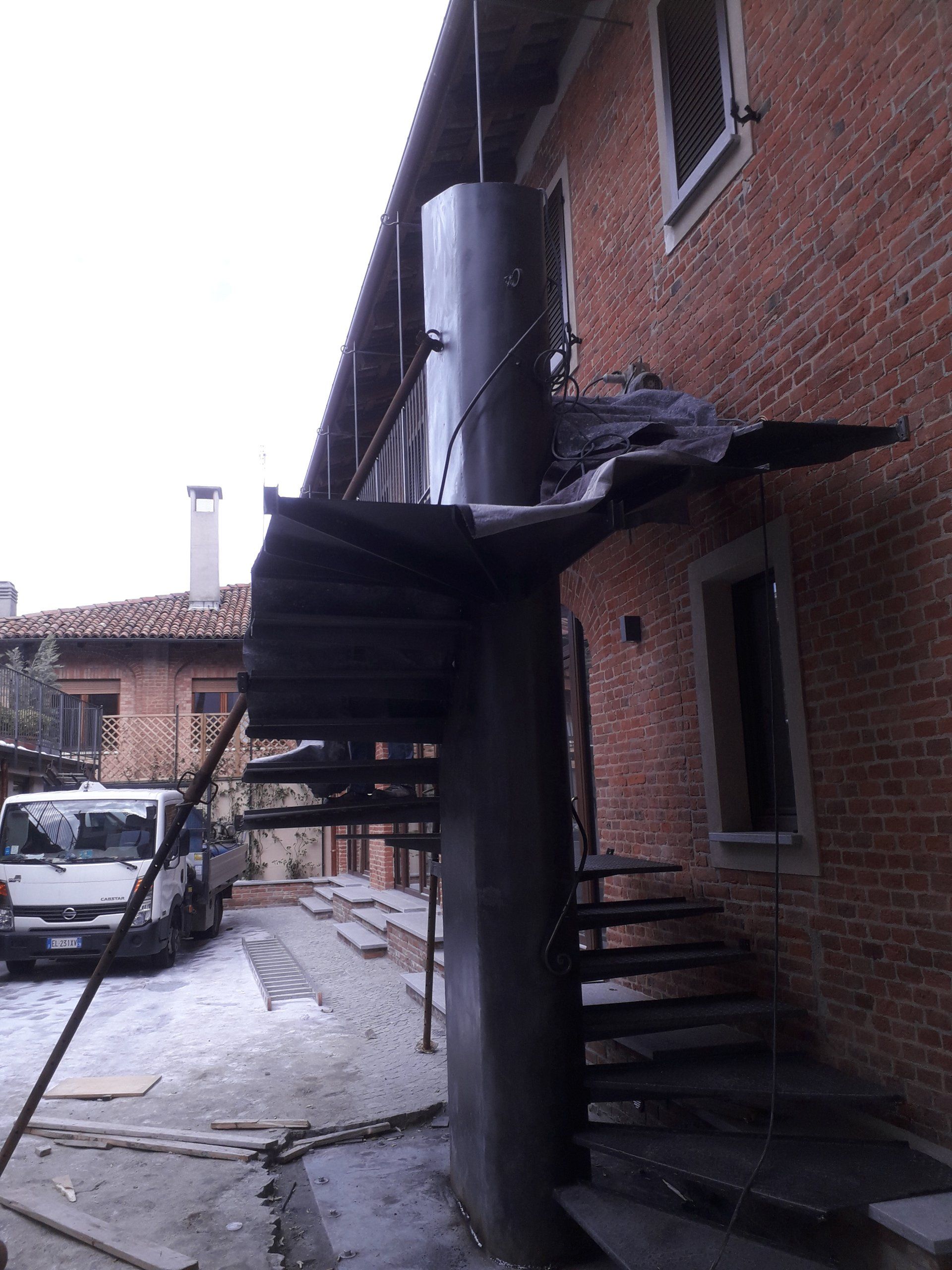 Creazione struttura in metallo