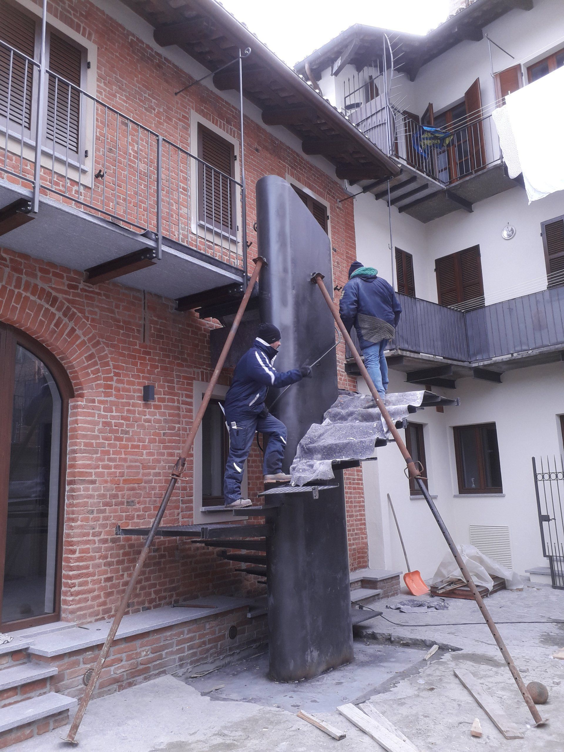 Creazione struttura in metallo