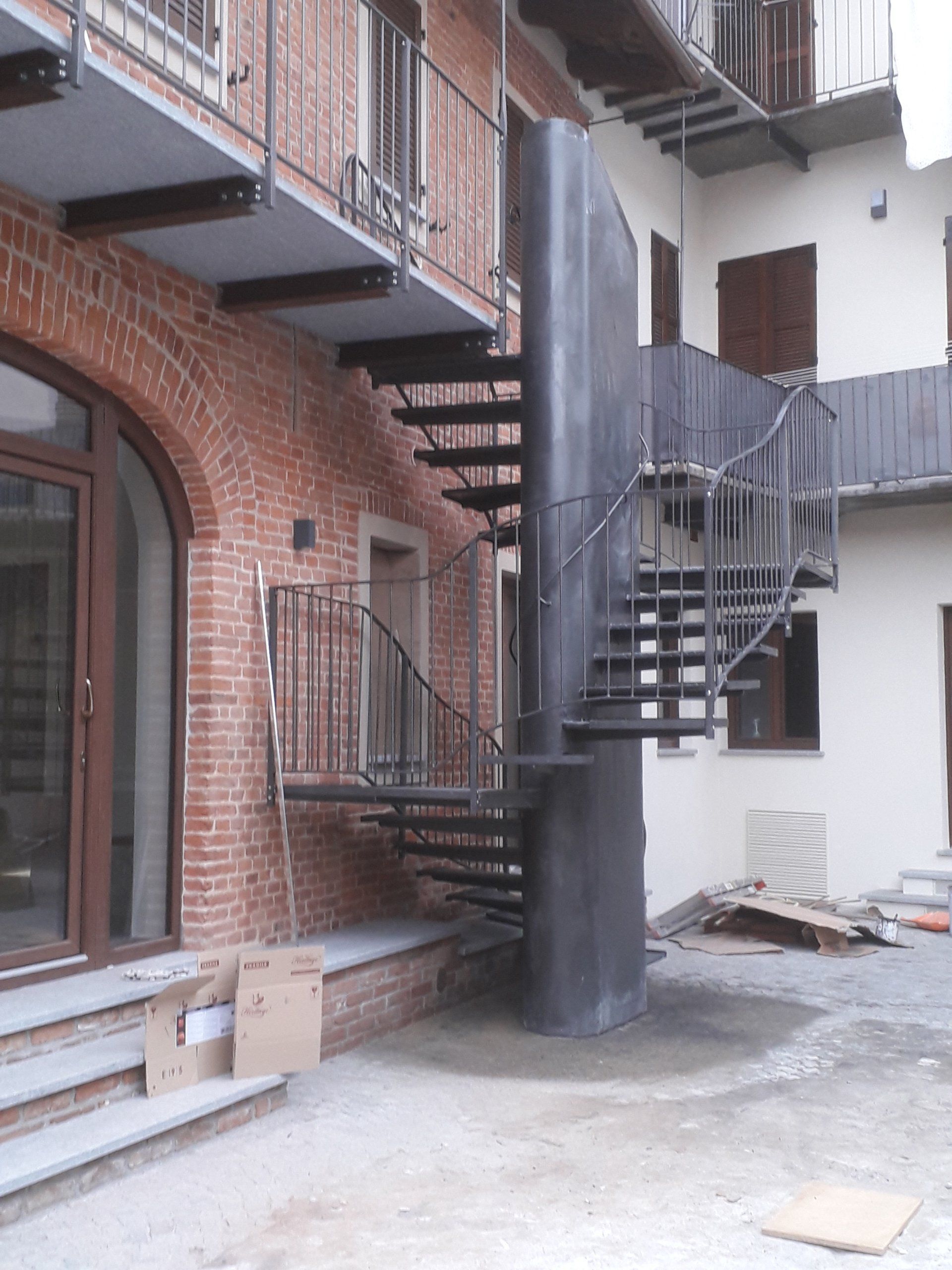 Creazione struttura in metallo