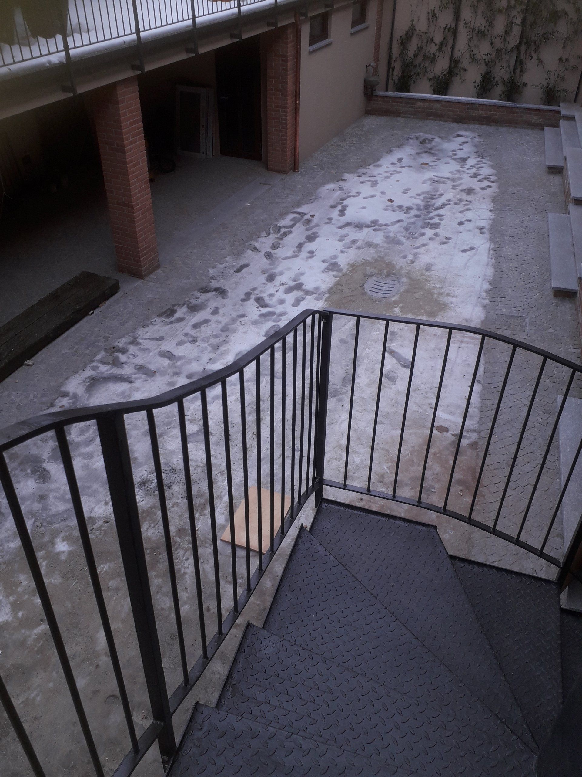 Creazione struttura in metallo