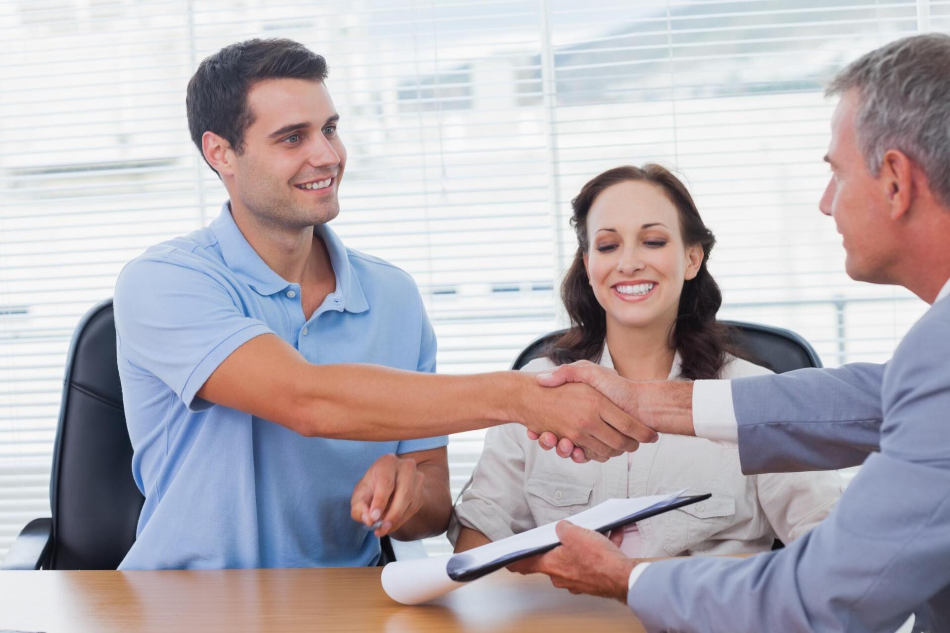 customer approving to the office worker