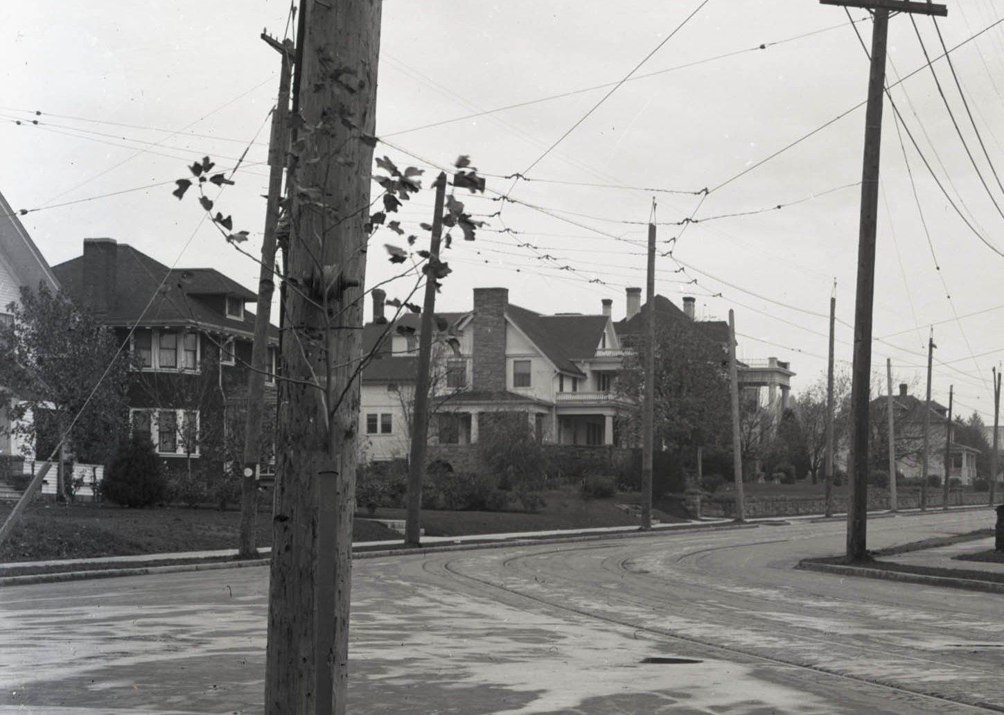 SE Belmont was an important streetcar route on the Mt.Tabor line