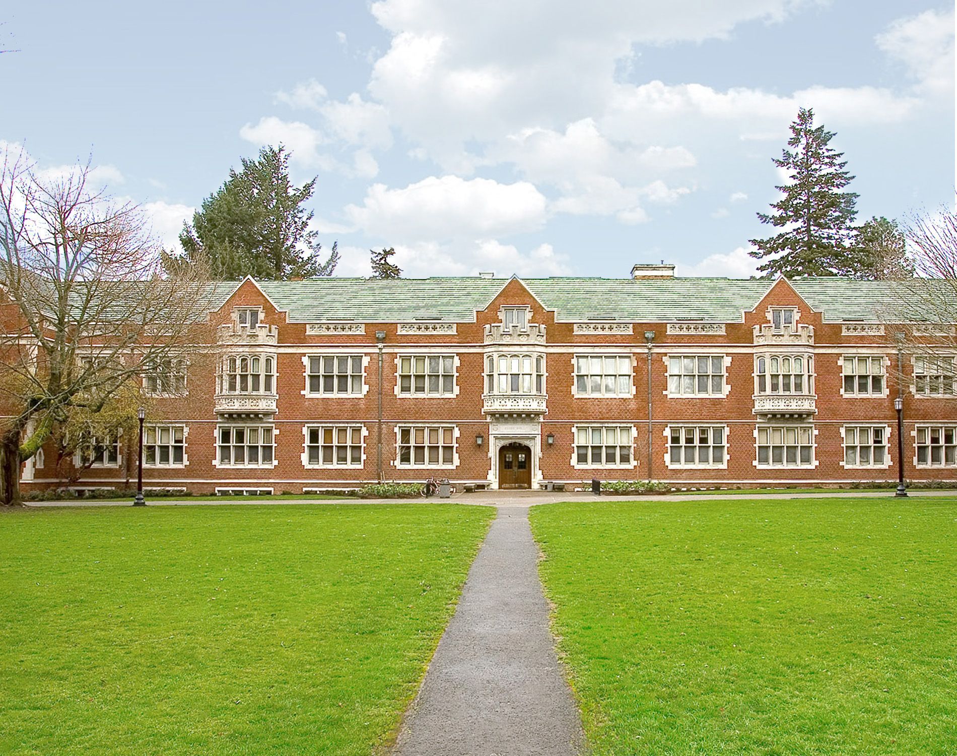 Built in 1912 as the Arts & Sciences Building, Eliot Hall of Reed College is Eastmoreland's most distinctive landmark. 
