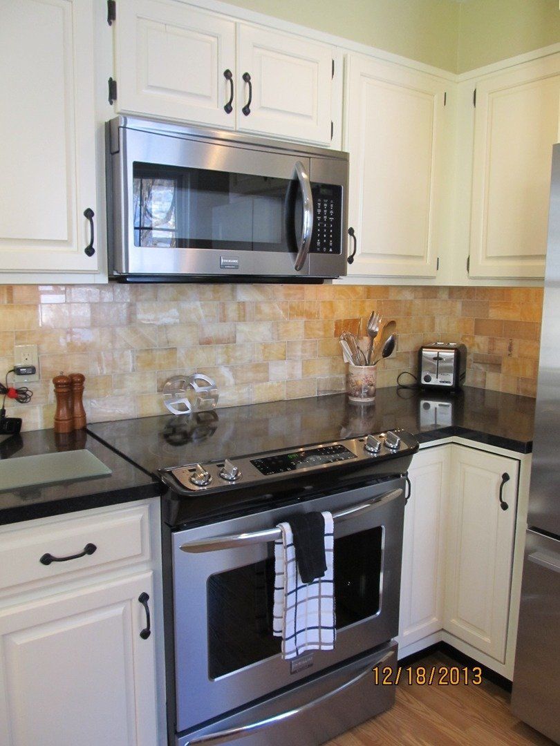 Modern Kitchen with Oven — The Tri-State Area — Carriage House II In-Home Restorations