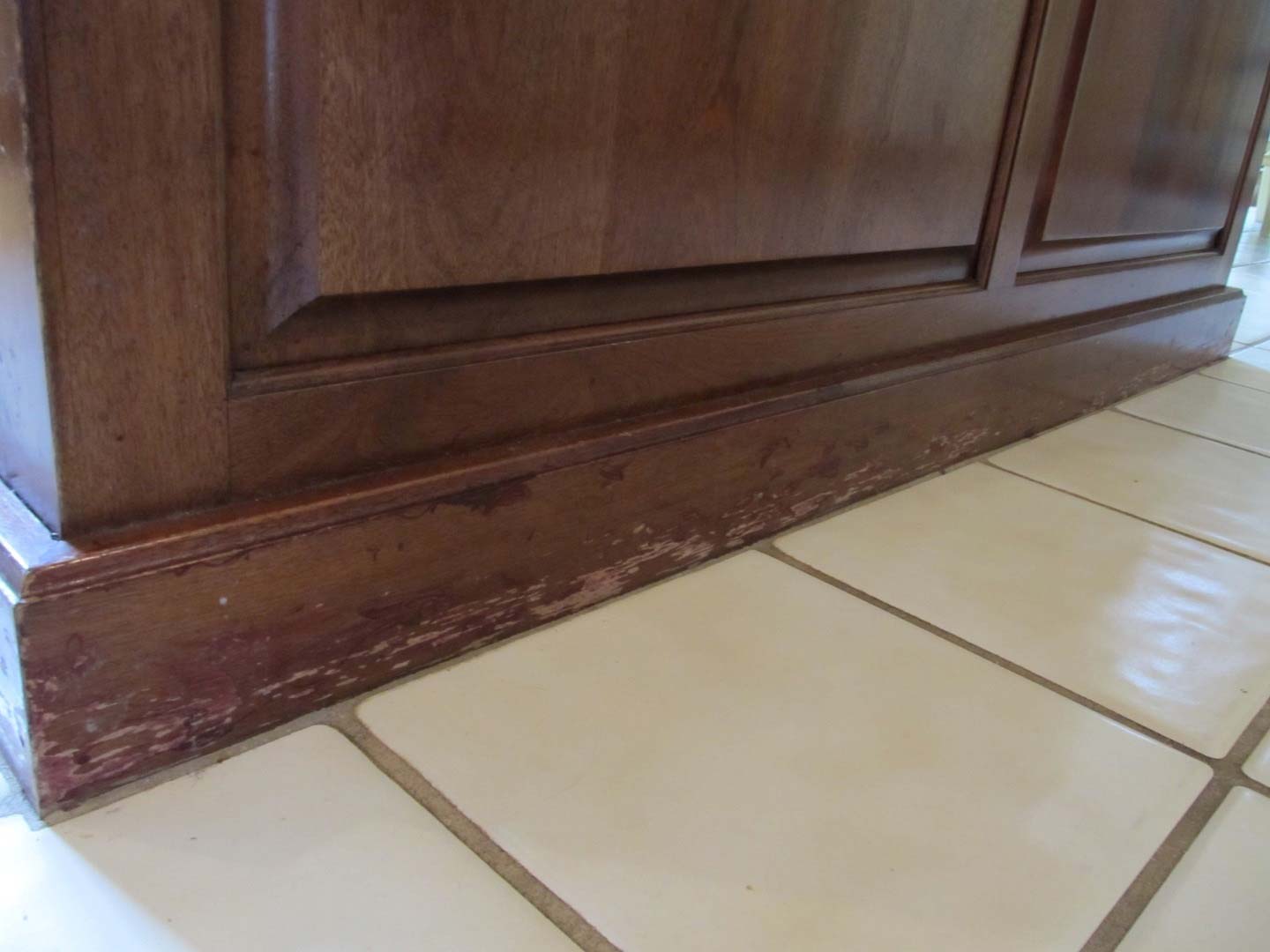 Old Mahogany Kitchen Isle — The Tri-State Area — Carriage House II In-Home Restorations