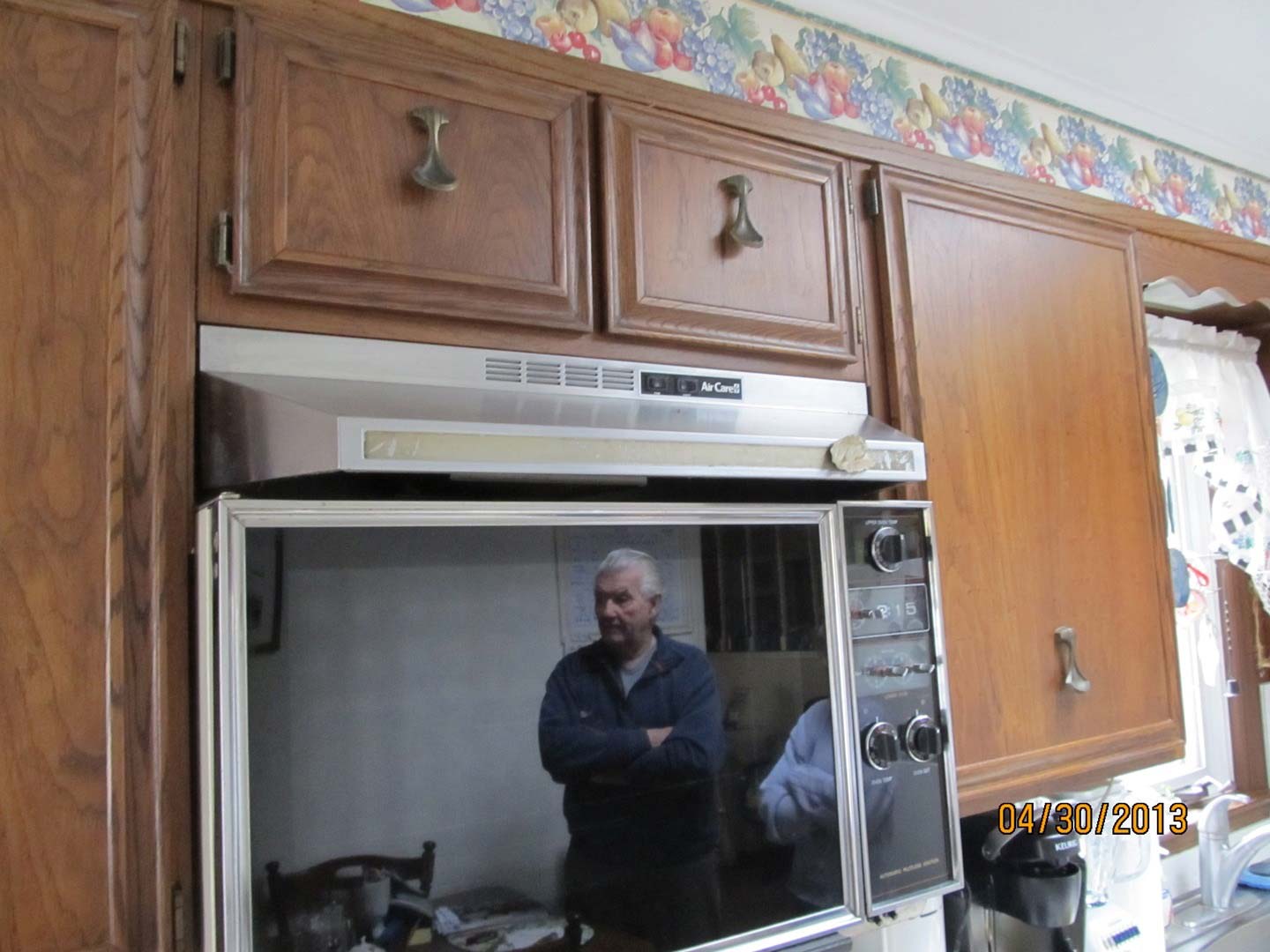 Kitchen Microwave — The Tri-State Area — Carriage House II In-Home Restorations