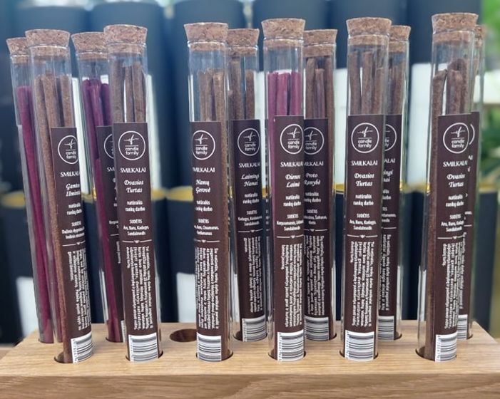 namų kvapai, žvakės, smilkalai