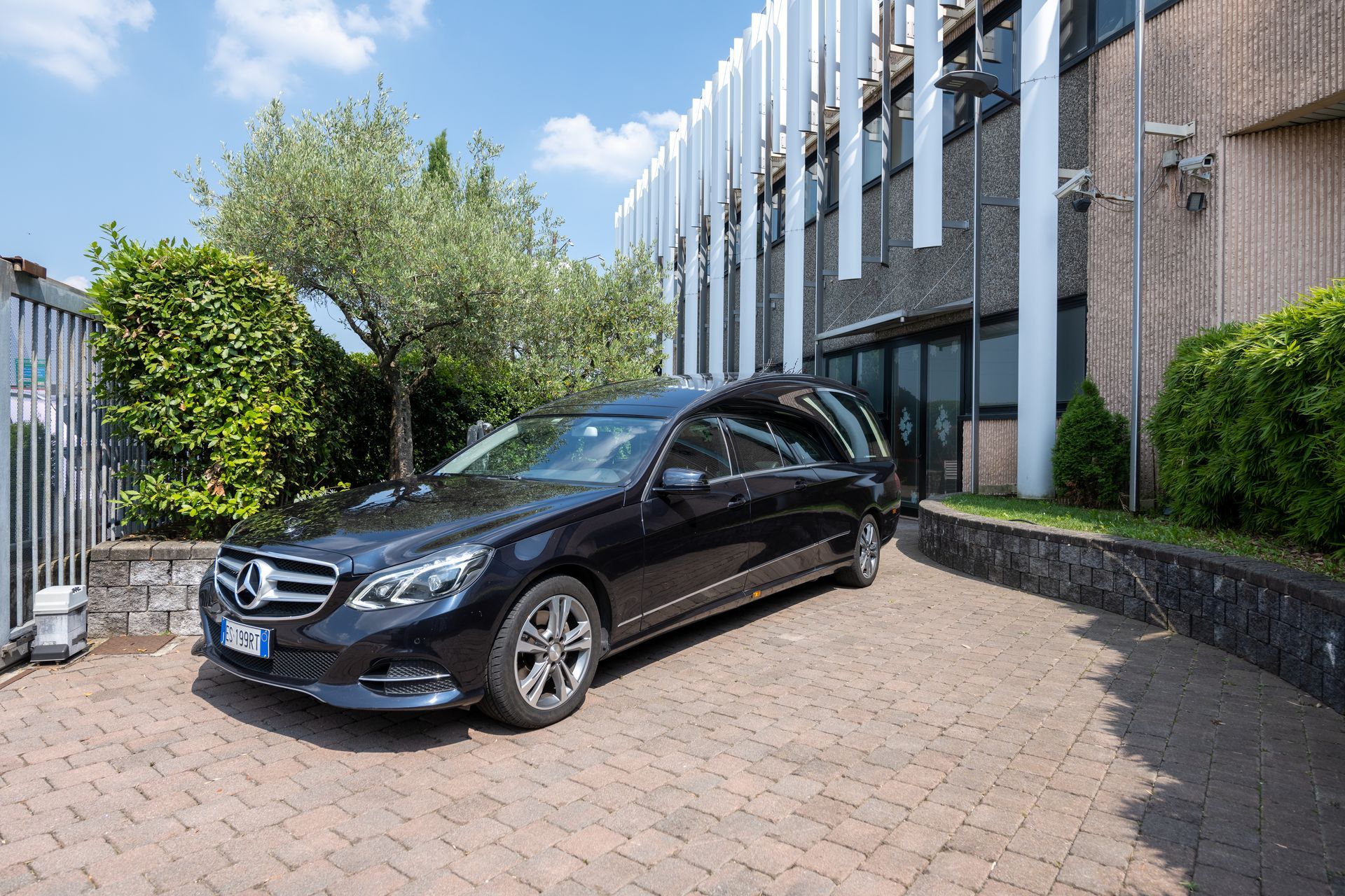 Mezzi Funebri  in provincia di Milano e Monza