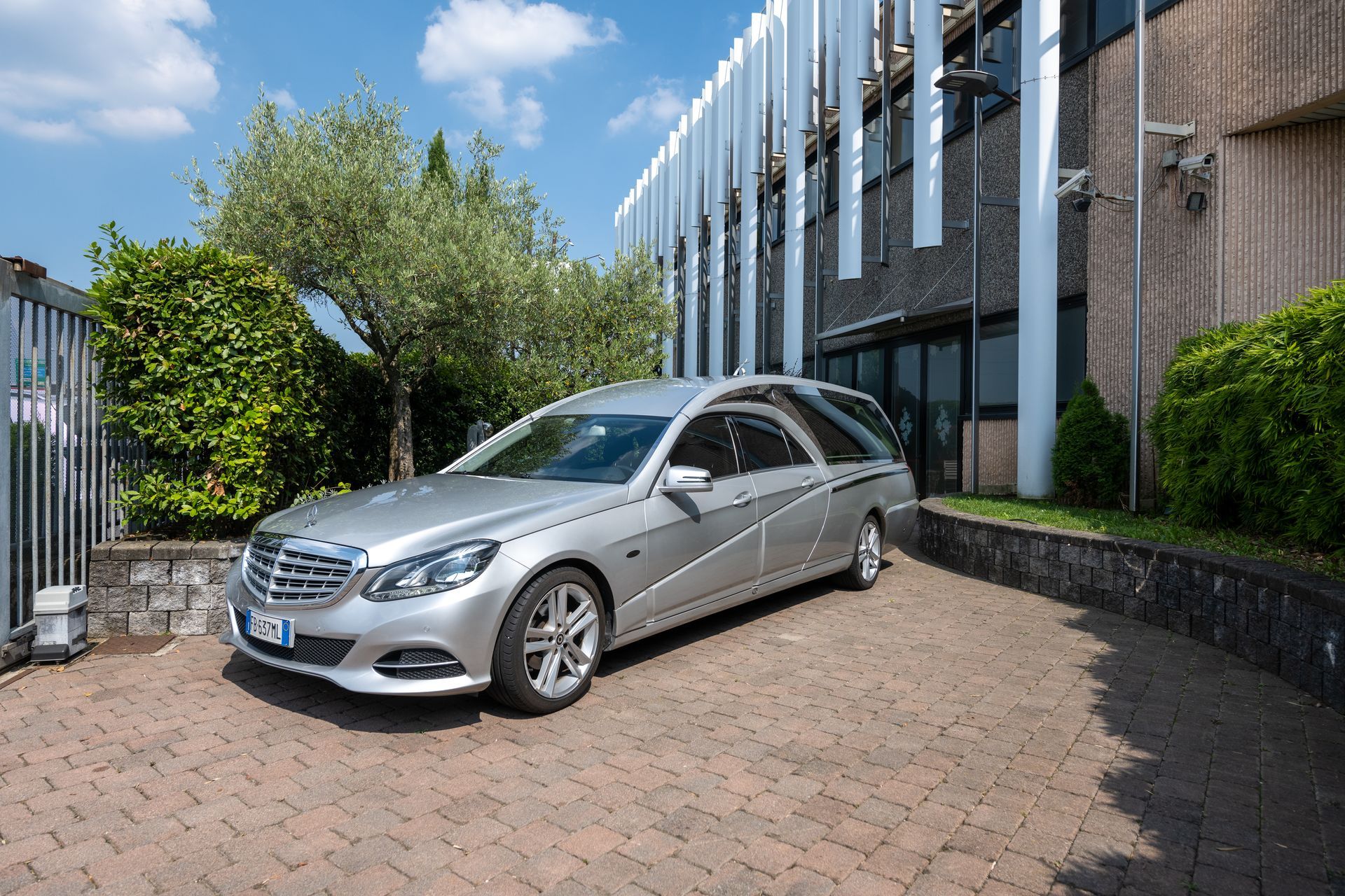 Mezzi Funebri  in provincia di Milano e Monza