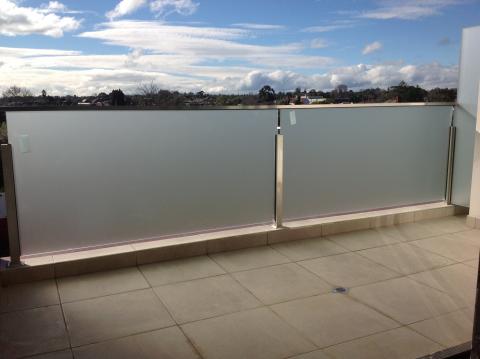 Big Frosted Glass Screen — Hampton, VIC — Bayside Balustrades