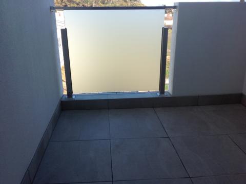 Frosted Glass Privacy Screen — Hampton, VIC — Bayside Balustrades