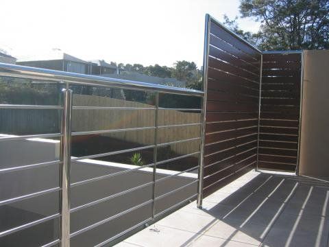 Outdoor Privacy Screen — Hampton, VIC — Bayside Balustrades