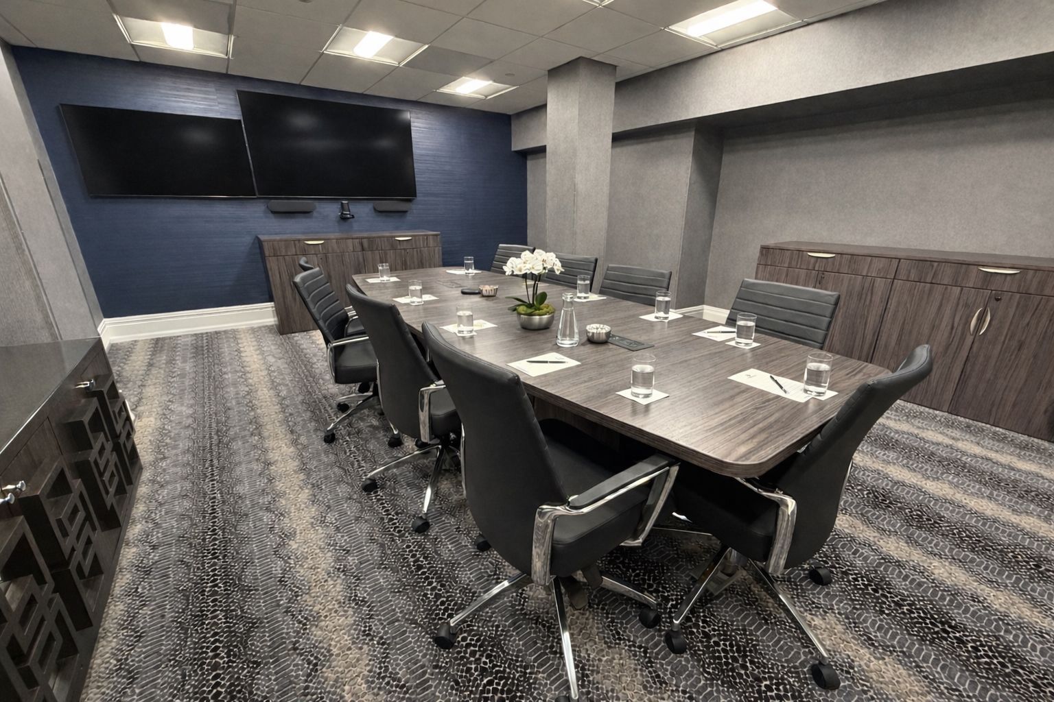 The Manhattan Club — photo 15 of 60