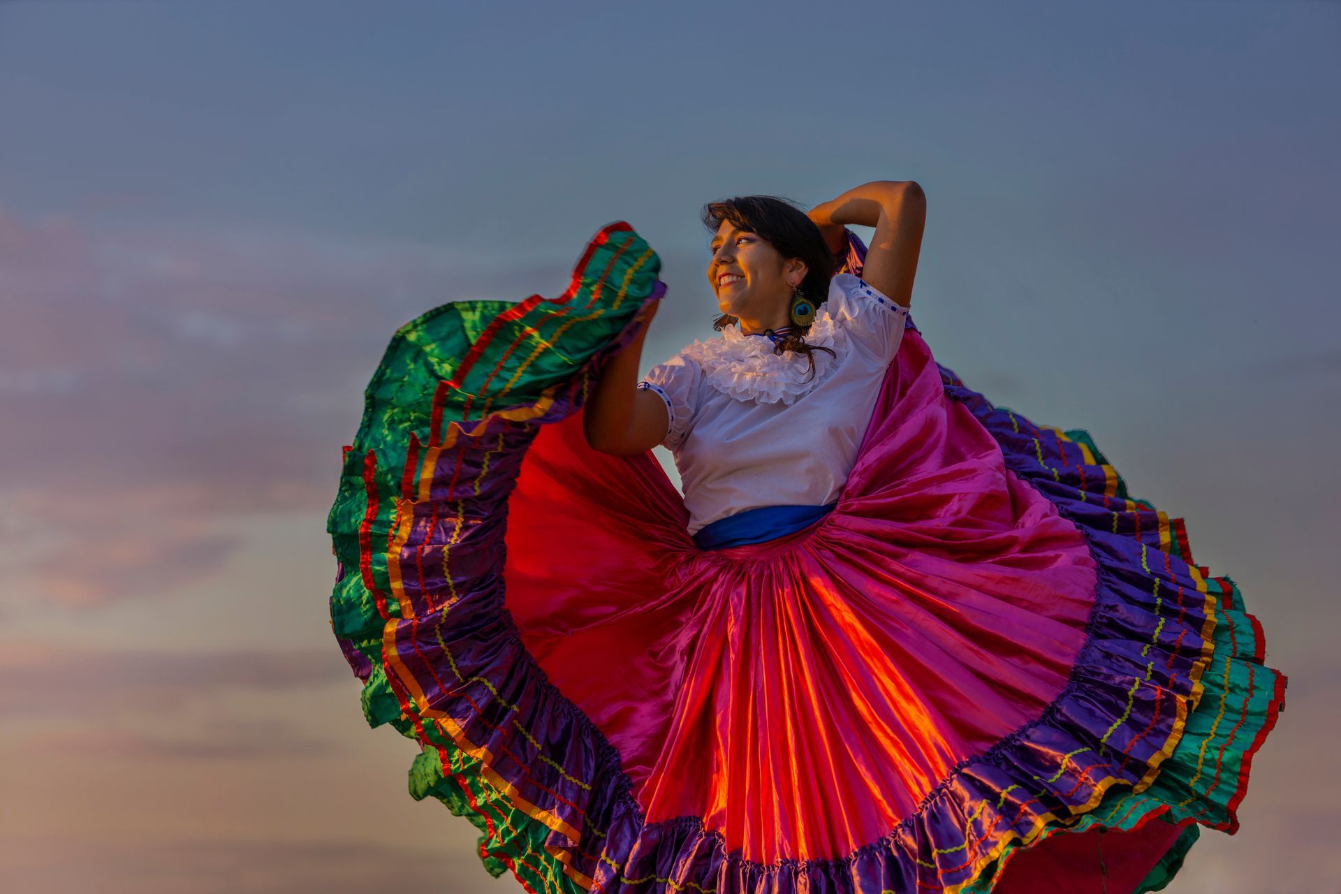 photo Costa Rican woman dancing traditional