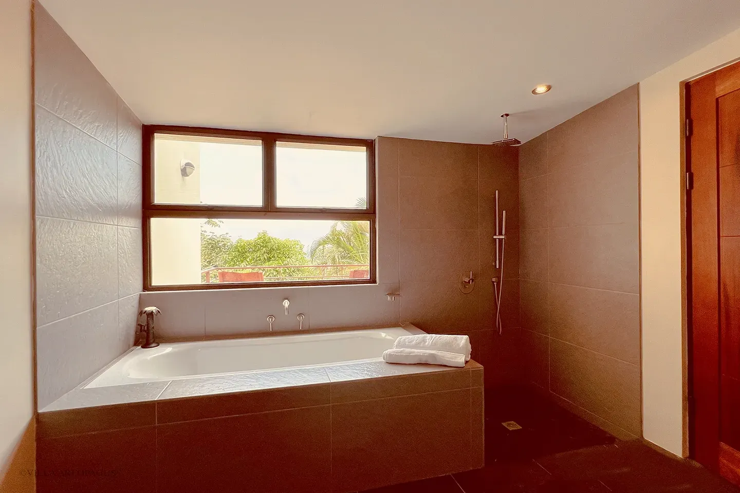 photo master bathroom Villa Areopagus