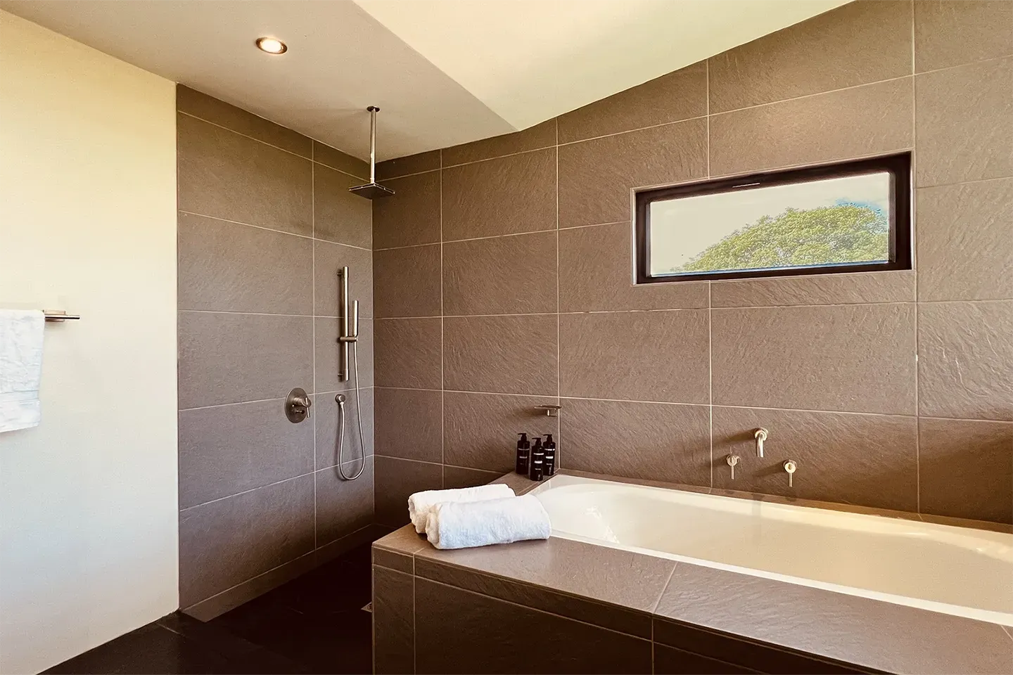 photo master bathroom Villa Areopagus