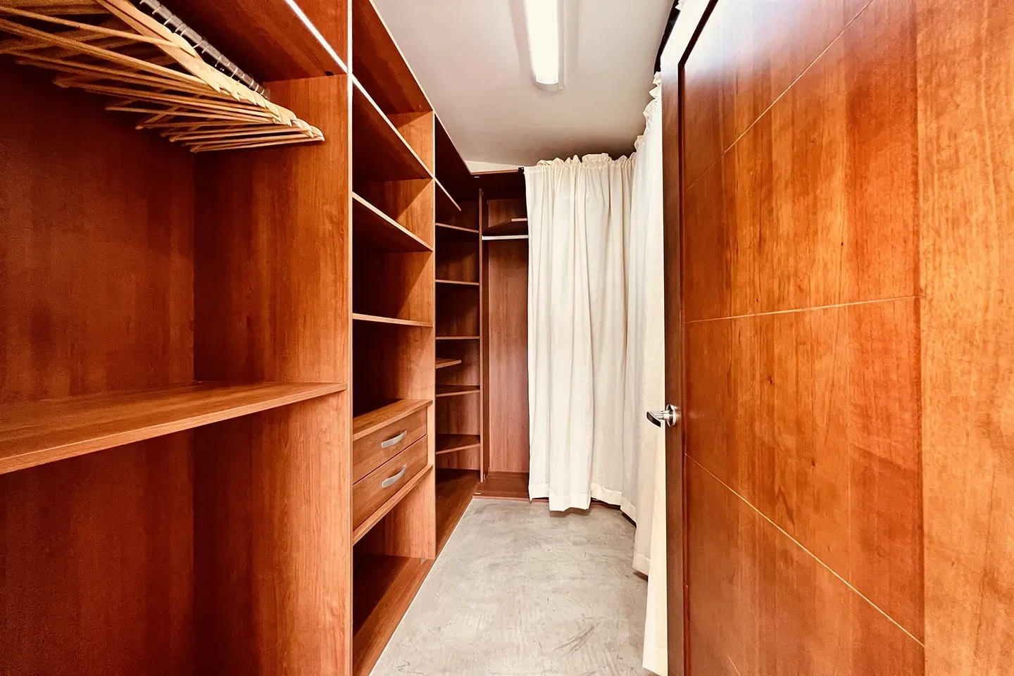 photo Villa Areopagus walk in closet