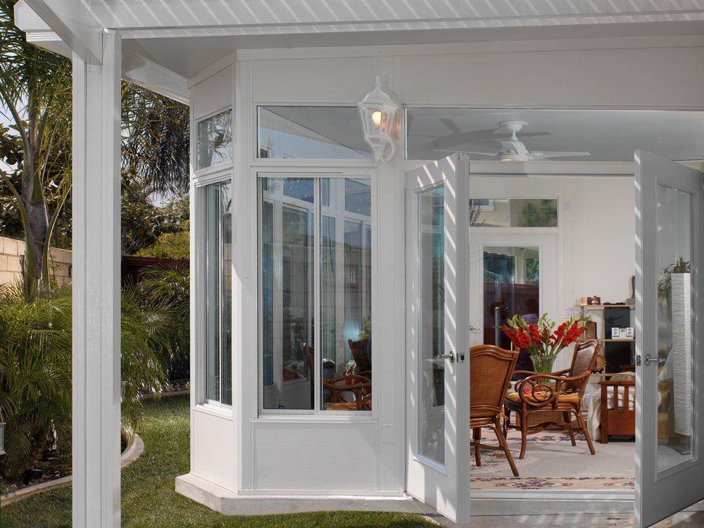 White sunroom