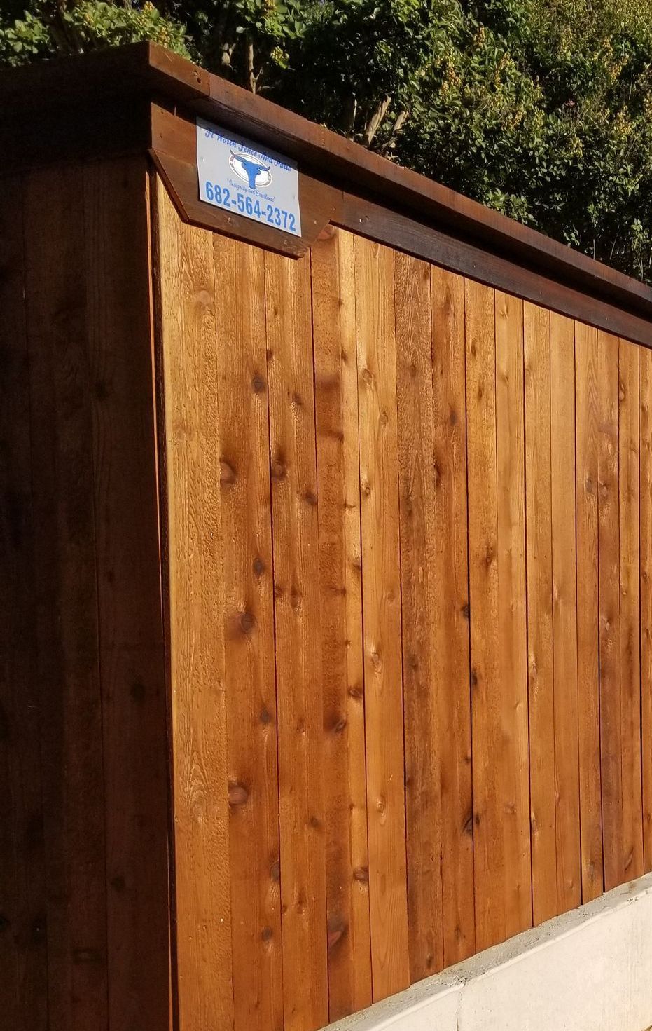 Cedar cap and trim privacy fence in Fort Worth, Tx