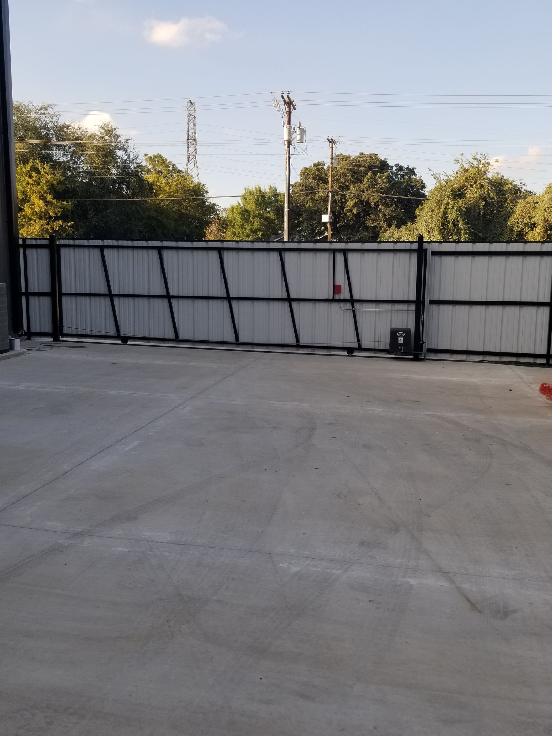 Commercila slide gate