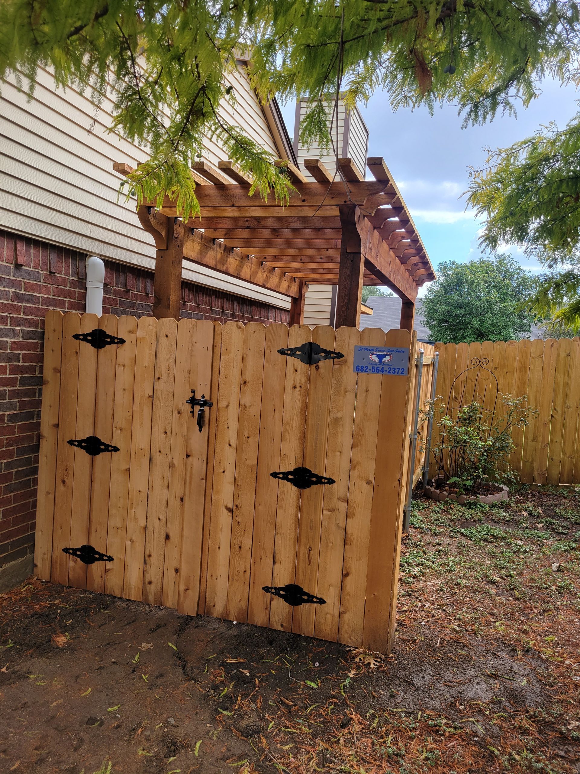 Wood privacy gate