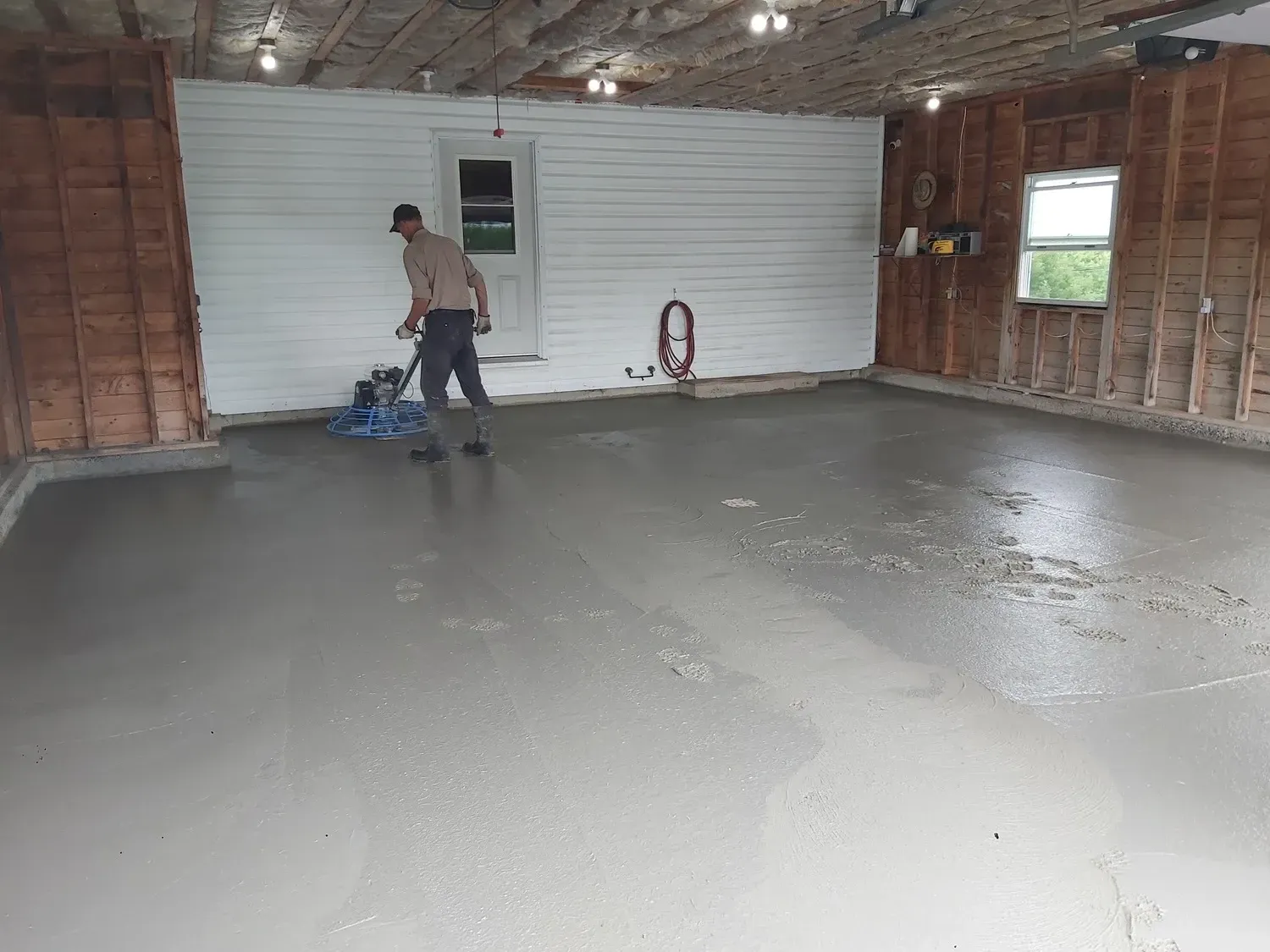concrete+floor+pouring