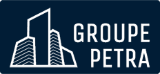 Un logo pour le groupe petra avec un bâtiment sur fond bleu.