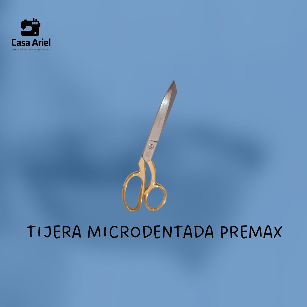 Un par de tijeras sobre un fondo azul con Casa Ariel en el fondo.