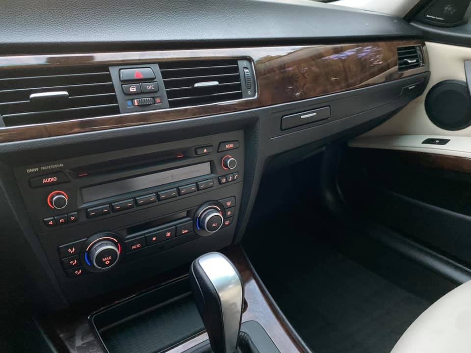 Car Dashboard — Naples, FL — Quarry Motors