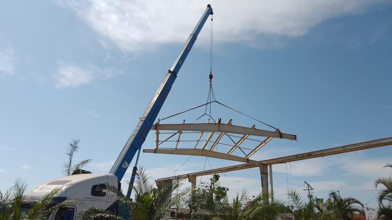 GRÚAS INDUSTRIALES ALVAREZ