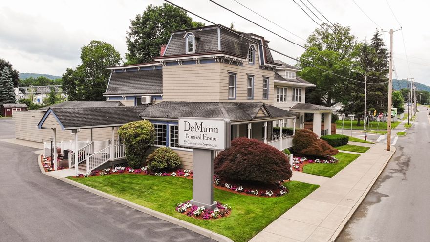 Exterior of DeMunn funeral home