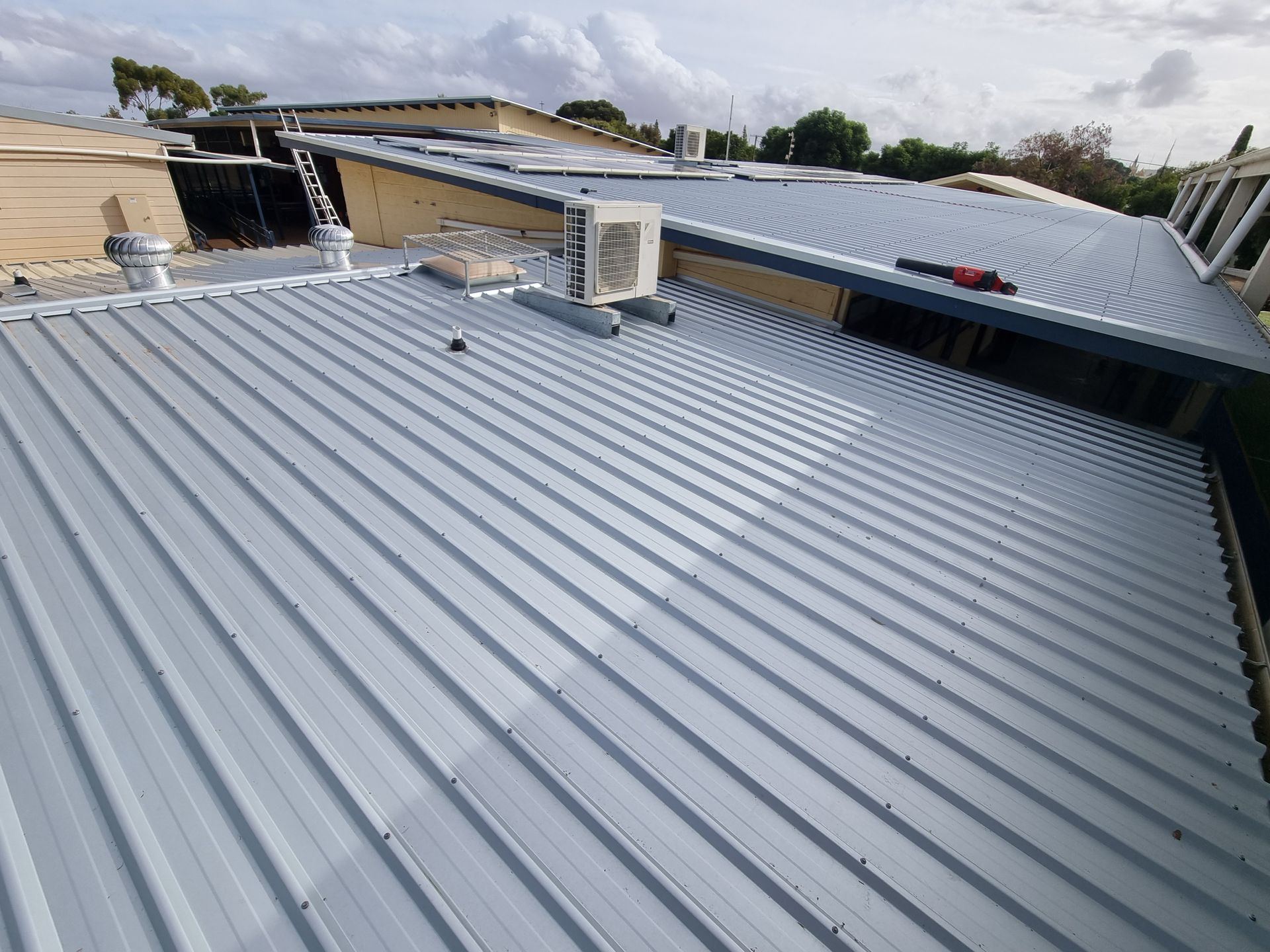 Loxton School metal Re-Roof