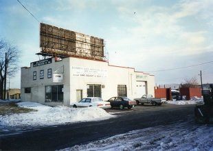 Auto glass Elizabeth Auto Glass and Auto Wrecking, Elizabeth, NJ, a family business.