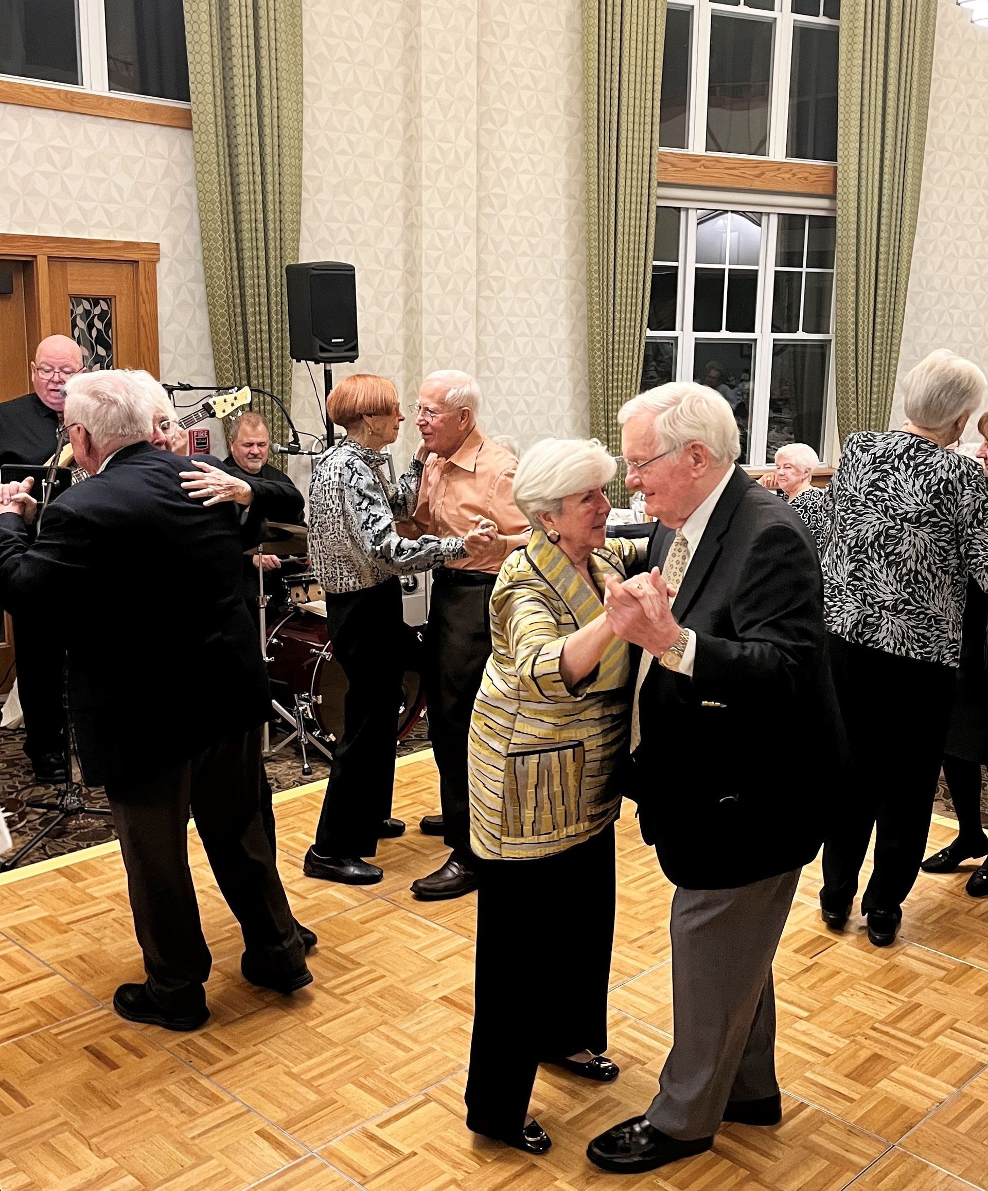 Seniors Living — Beautiful View of House in Glenview, IL