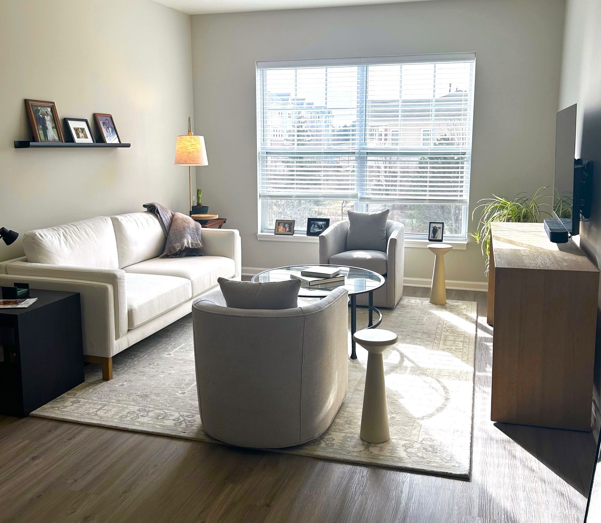 Retirement Home Care For Senior  — Laundry Room  in Glenview, IL