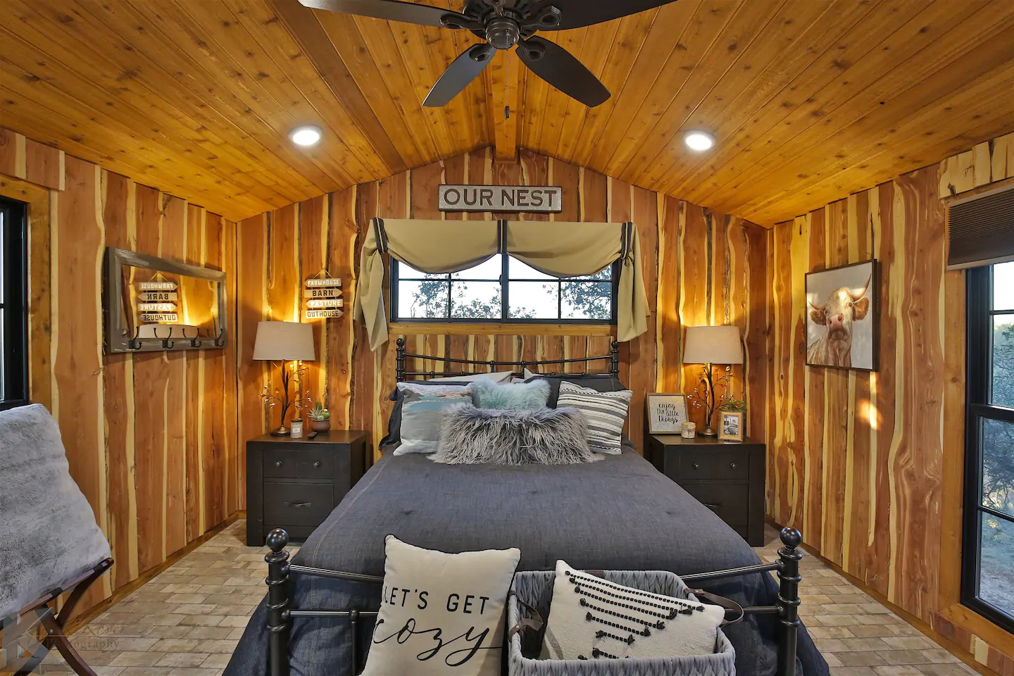 cozy bedroom in ryders tree house airbnb texas