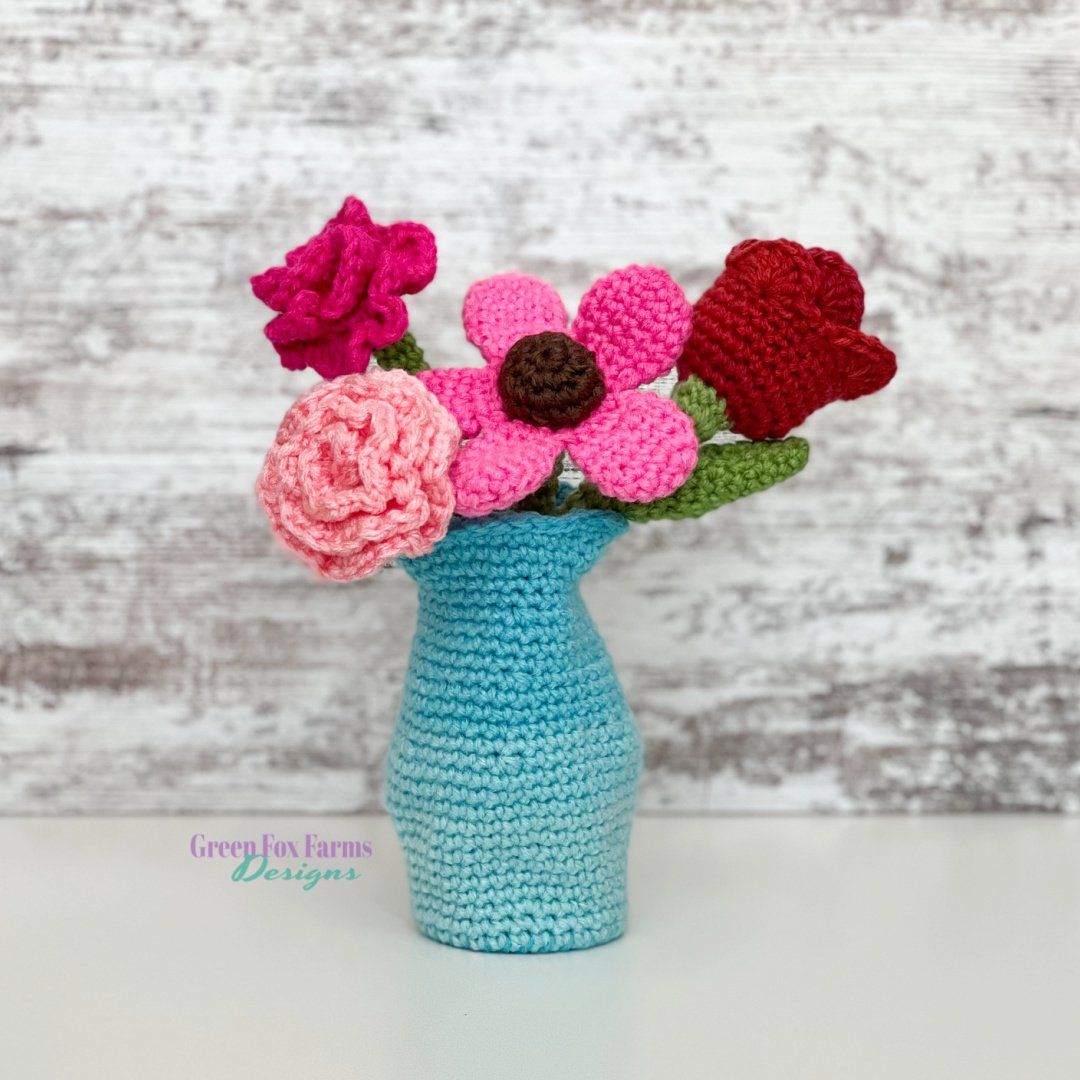 Amigurumi Crochet flower and Vase pattern