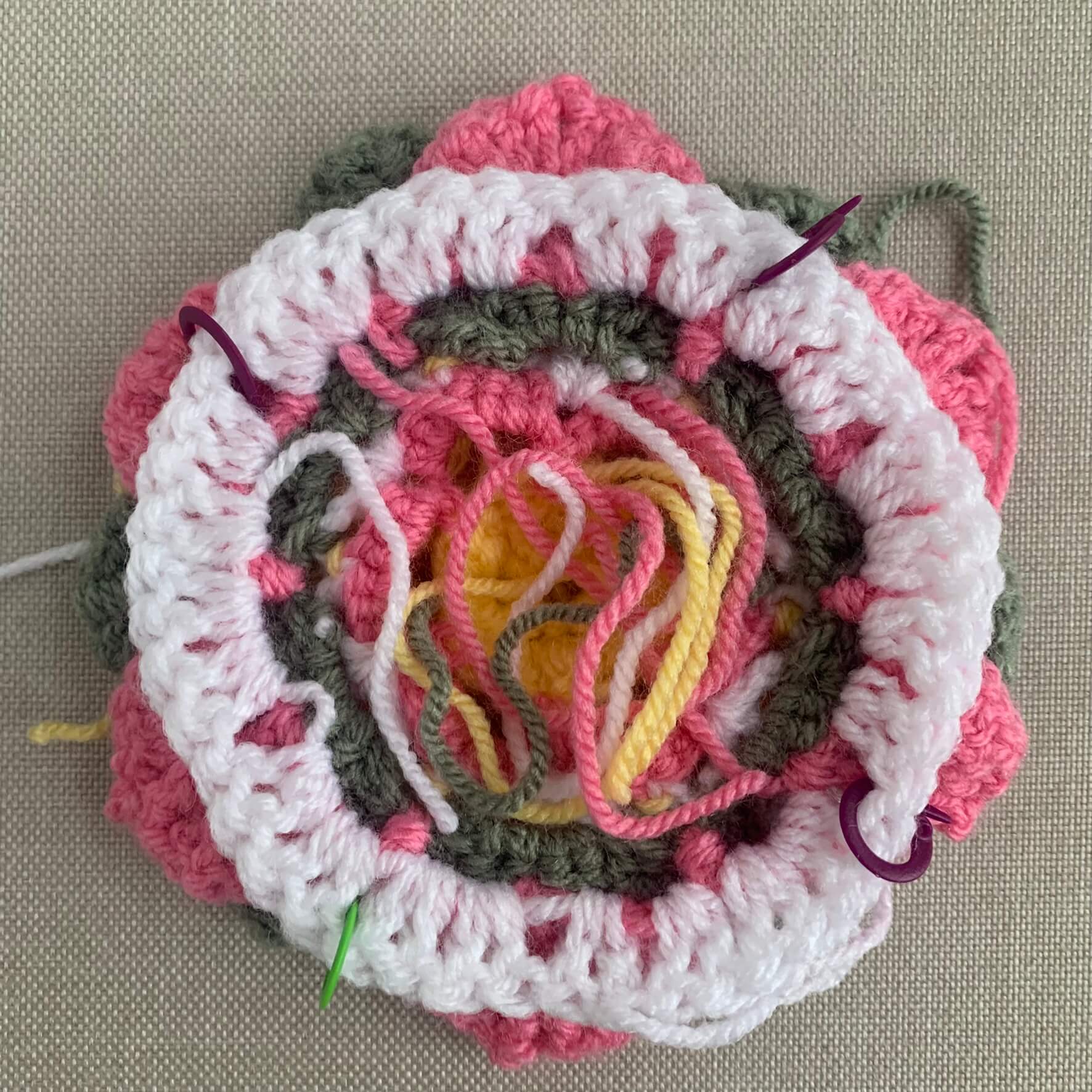 How to crochet a 3d flower square