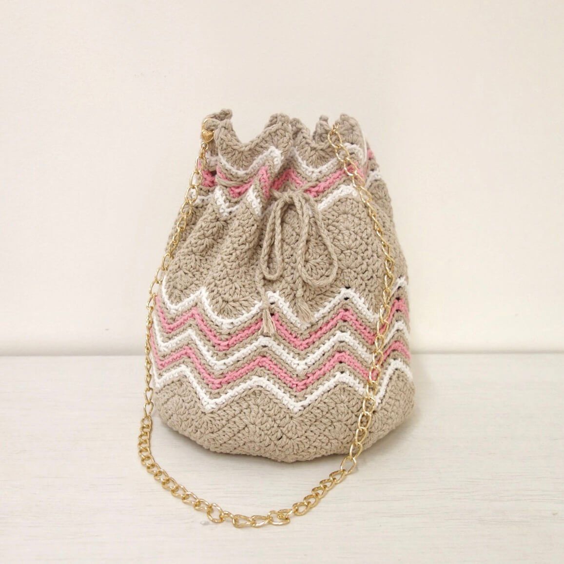 Crochet bag pattern - chevron stitch