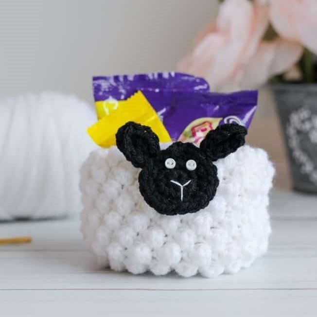Crochet lamb cup - crochet easter inspiration