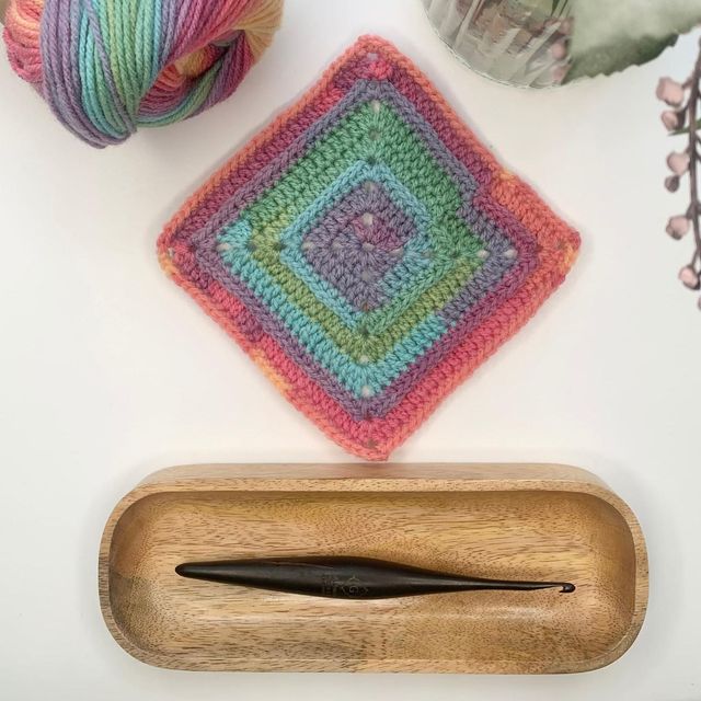 Advantages of Acrylic Yarn For Crochet and its Characteristics