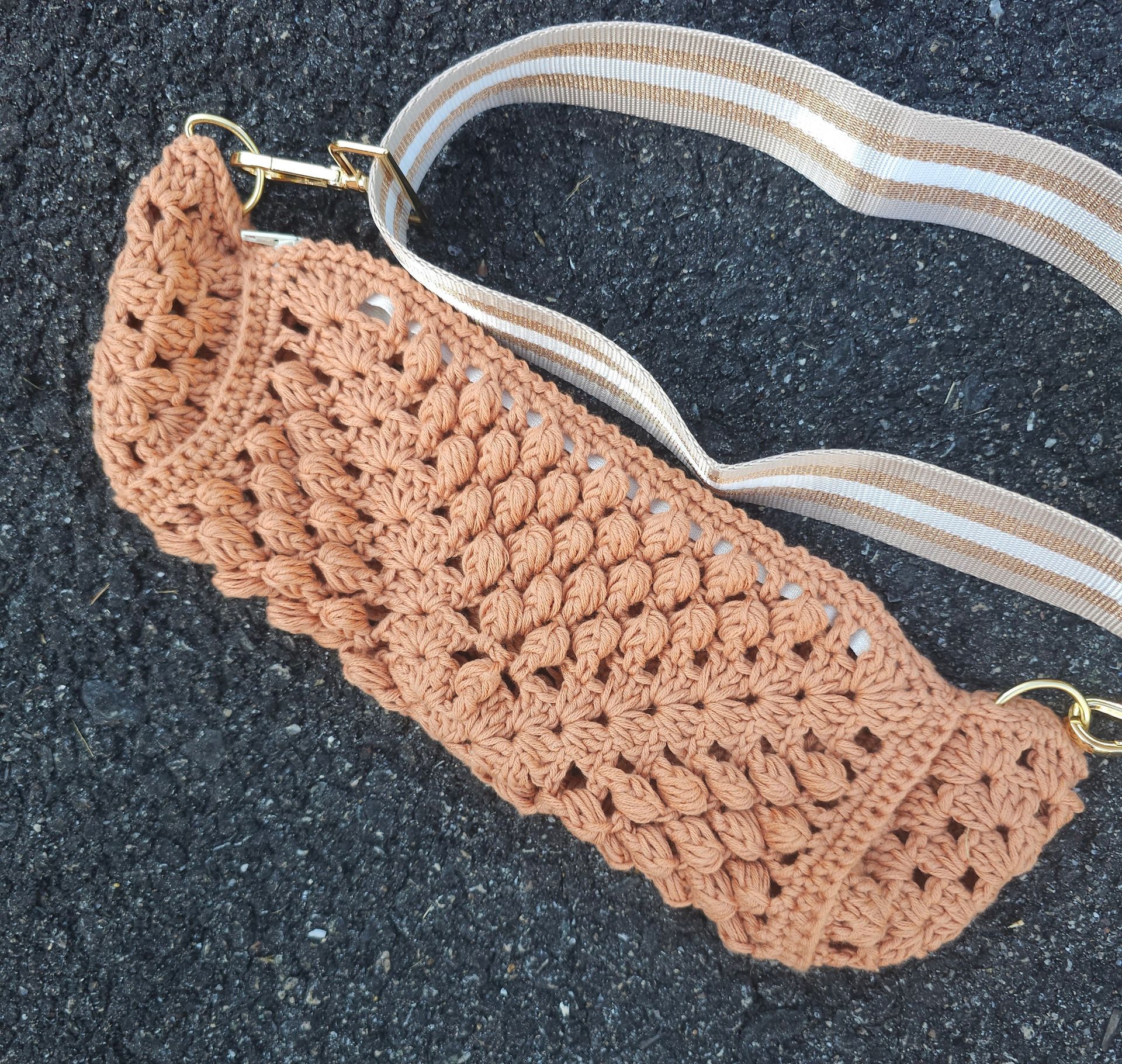 Free Crochet Belt Bag Pattern made with granny squares