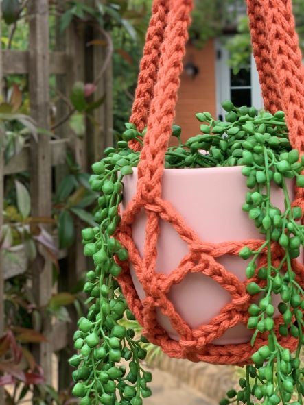 Free crochet macramé plant hanger pattern