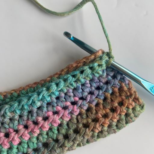 Free Knotted crochet headband pattern